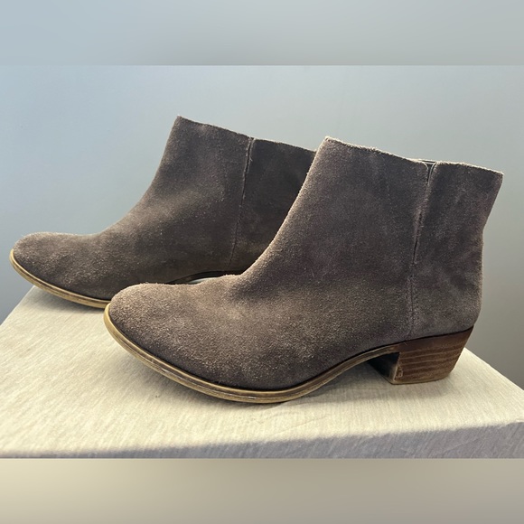 Lucky Brand Ankle Booties - Picture 6 of 9
